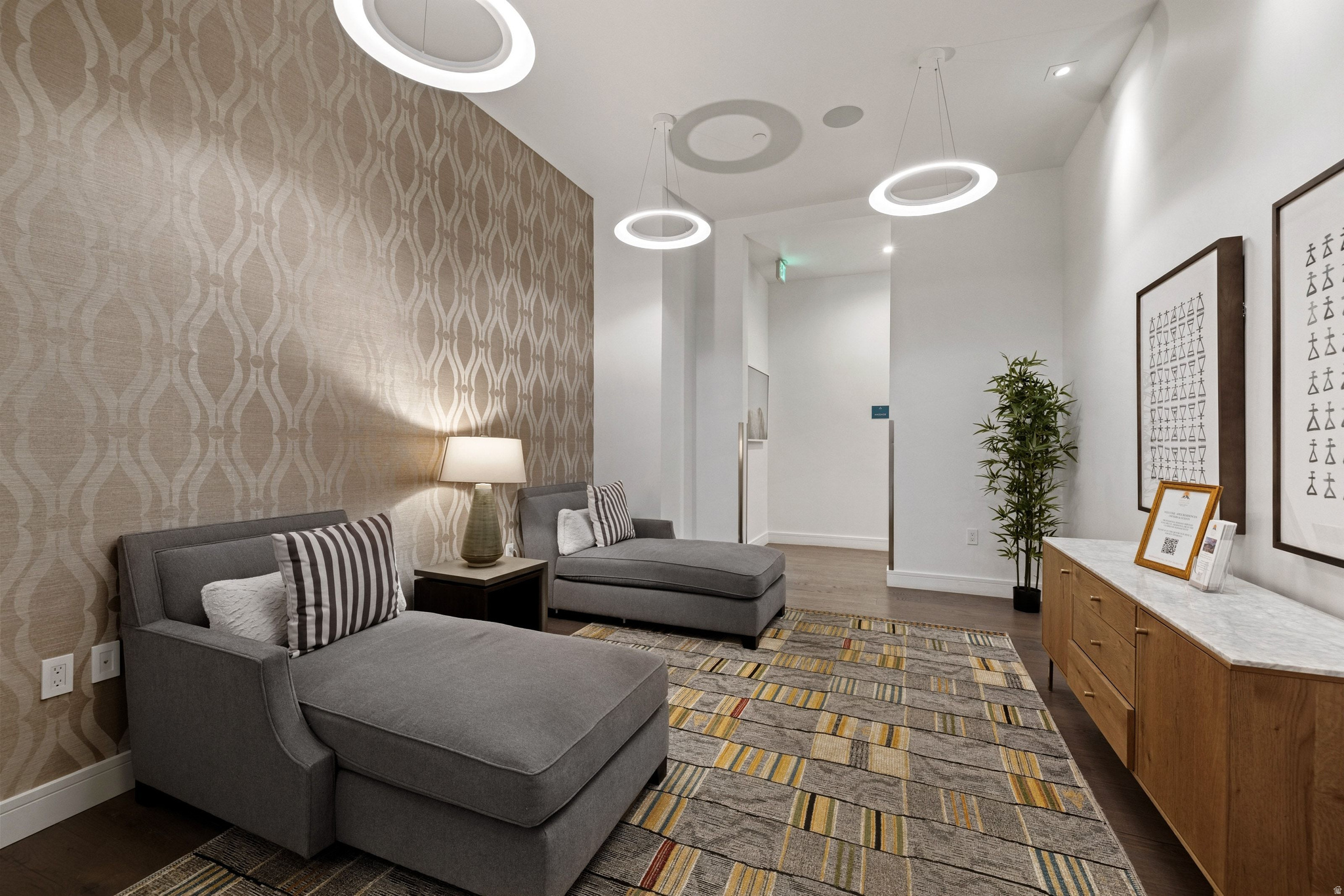 APEX RESIDENCECS - Residential