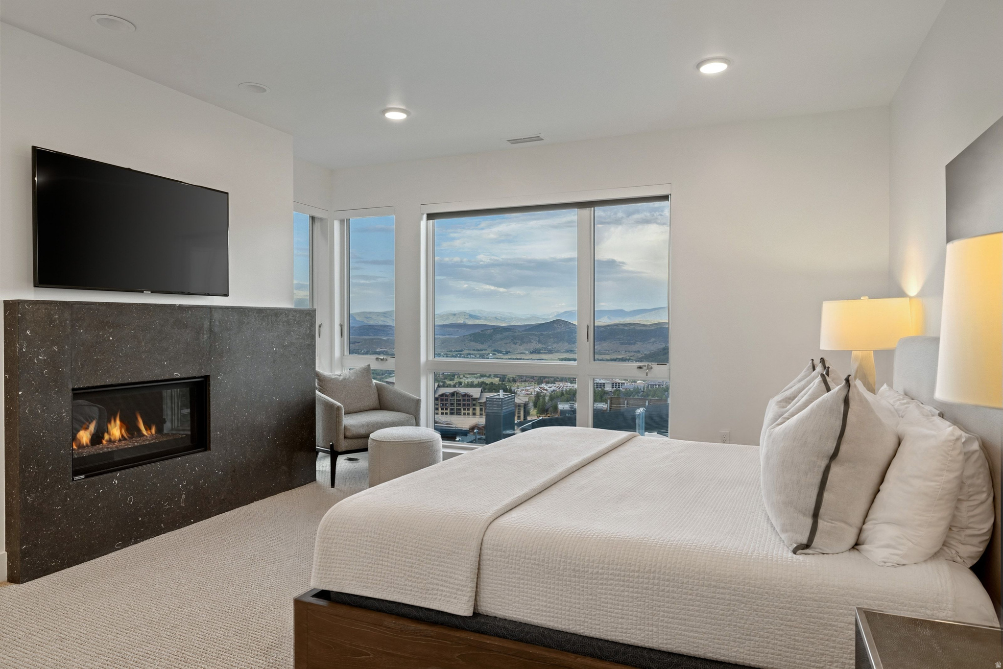 APEX RESIDENCECS - Residential