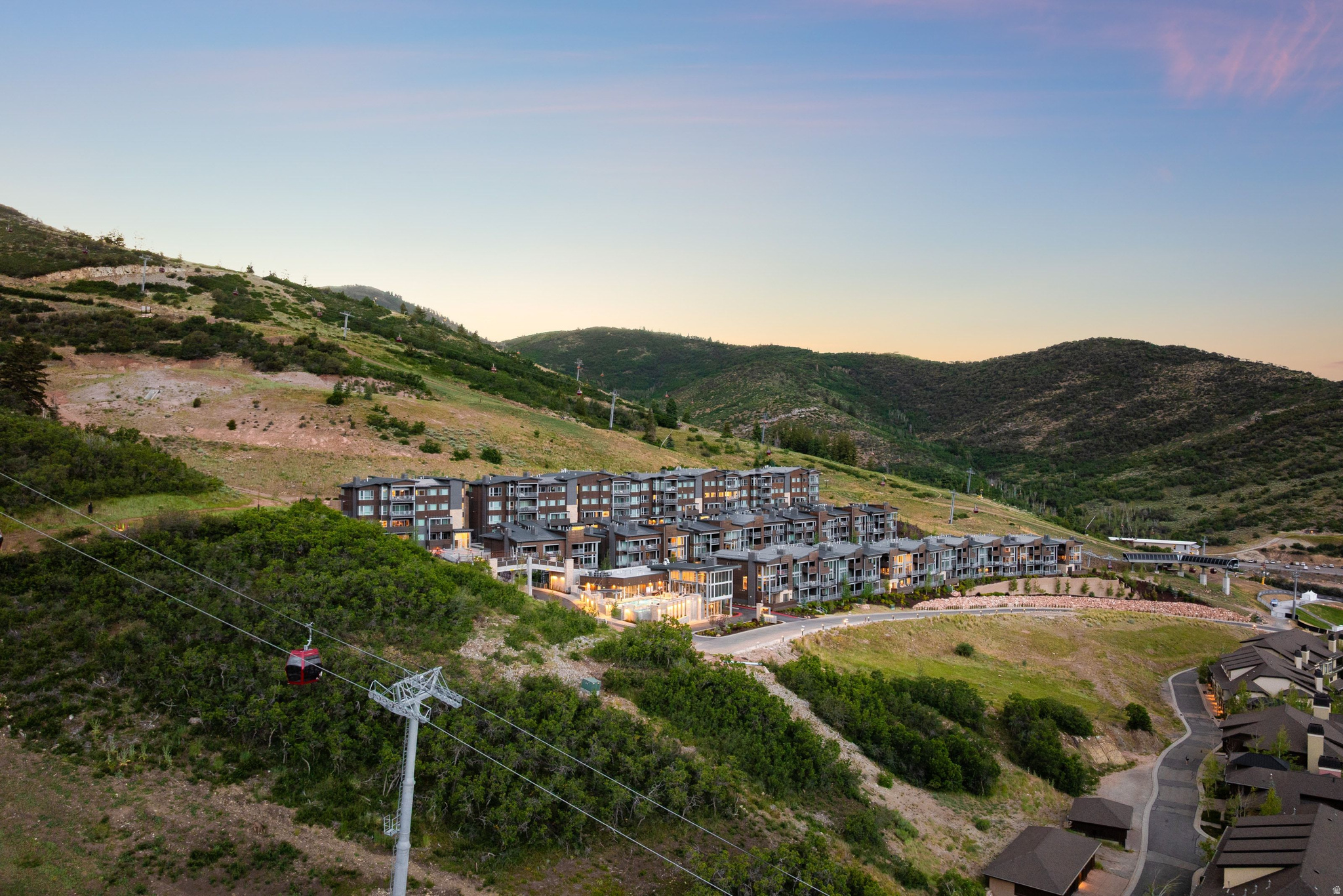 APEX RESIDENCECS - Residential