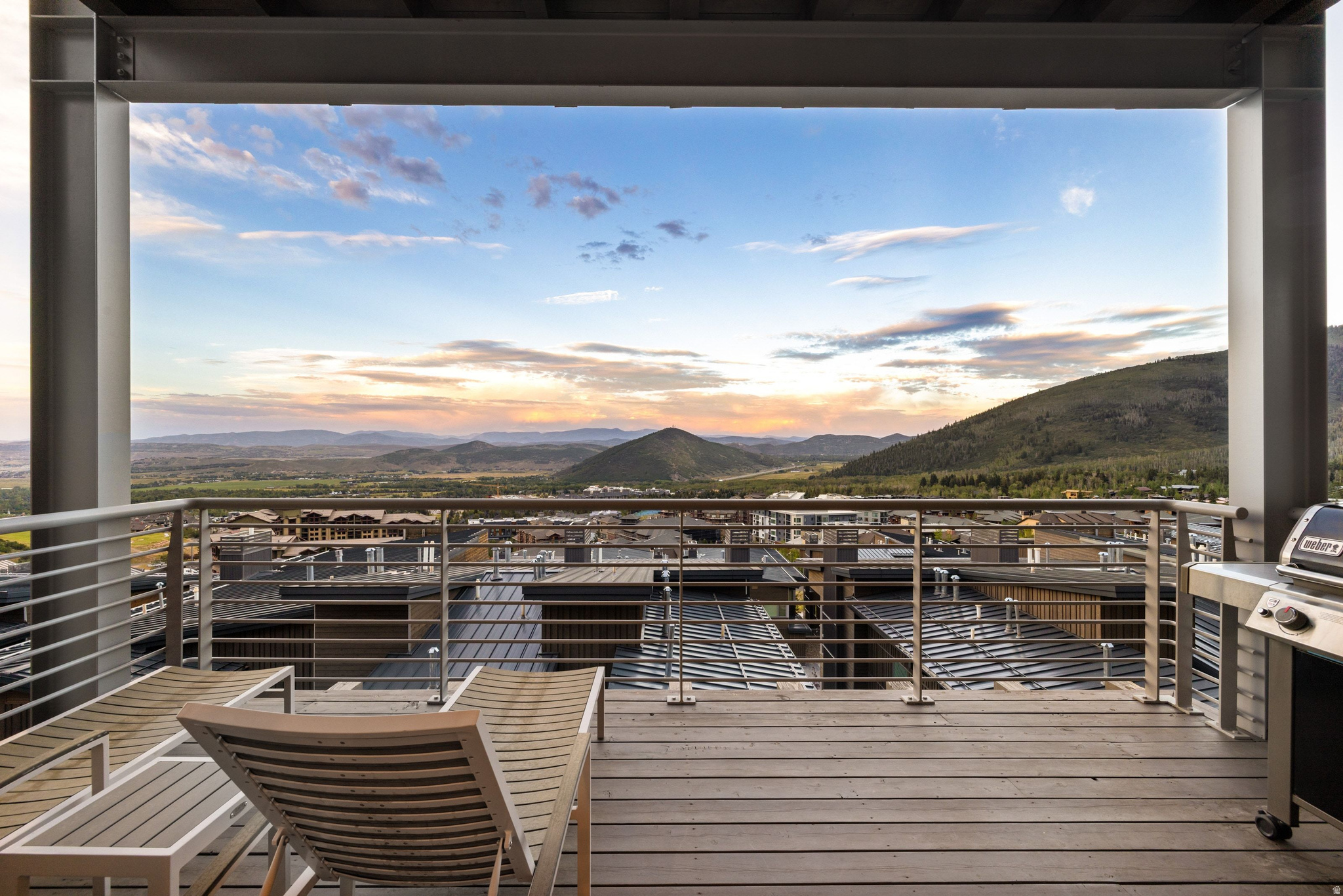 APEX RESIDENCECS - Residential