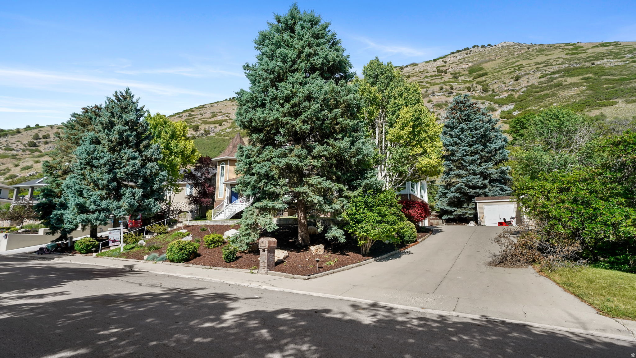 SHERWOOD HILLS - Residential