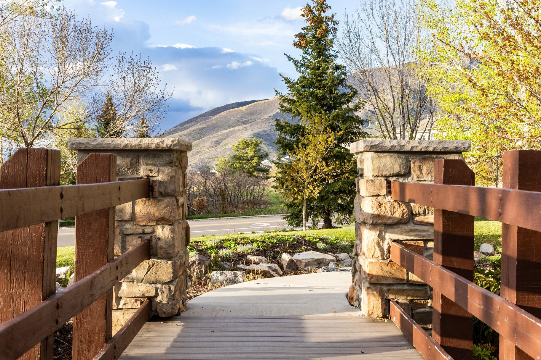 EAGLE CREST NO 1 AT - Residential