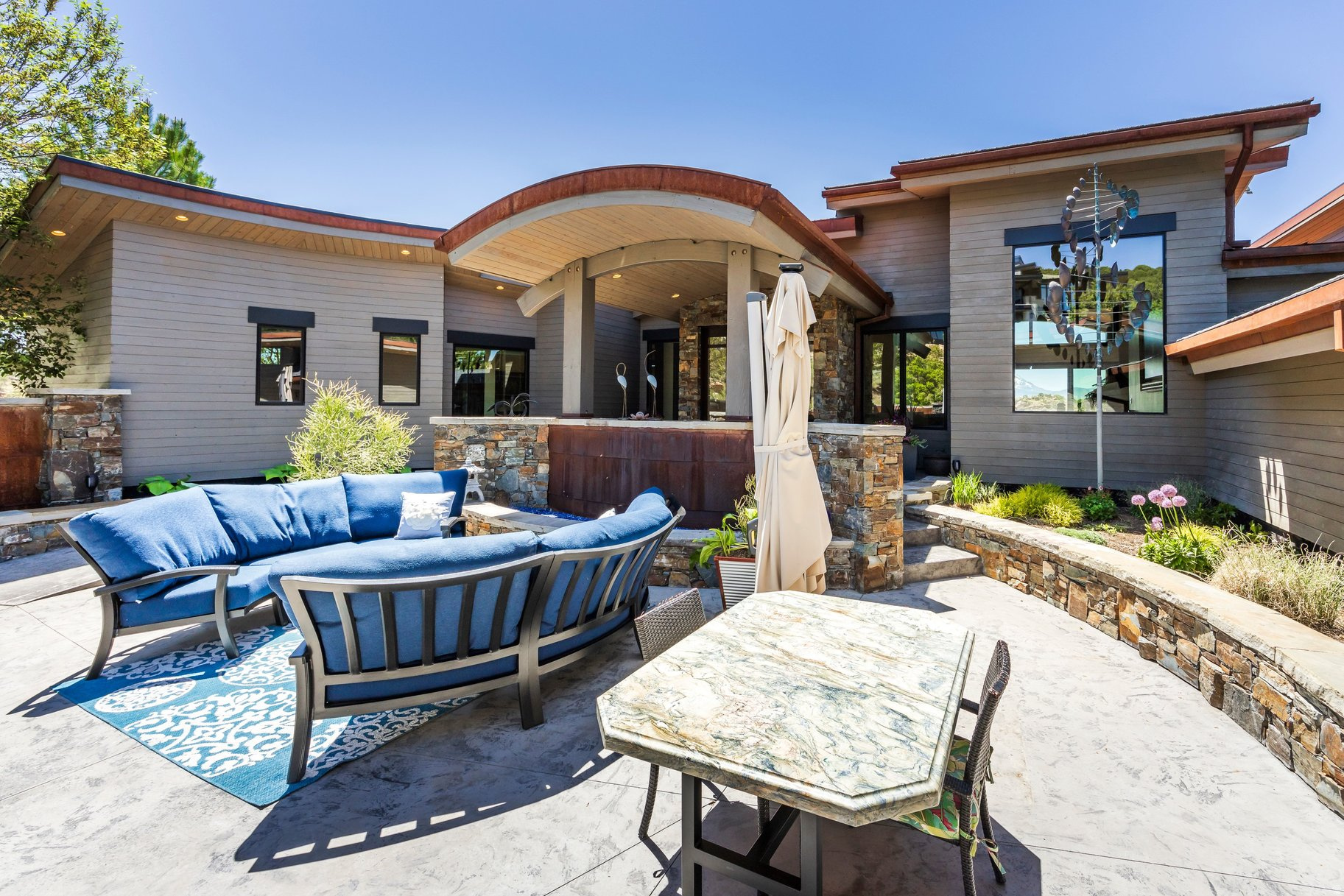RED LEDGES - Residential