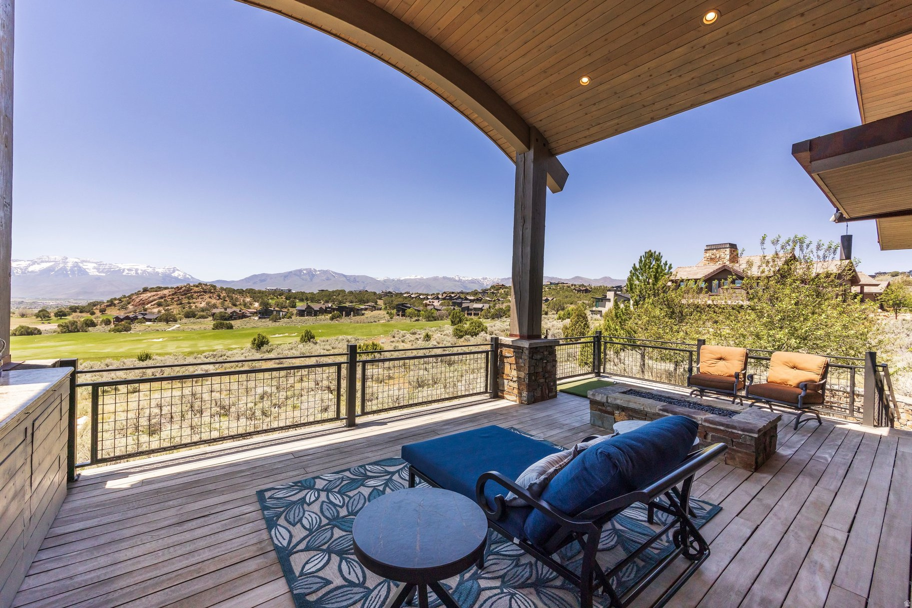 RED LEDGES - Residential