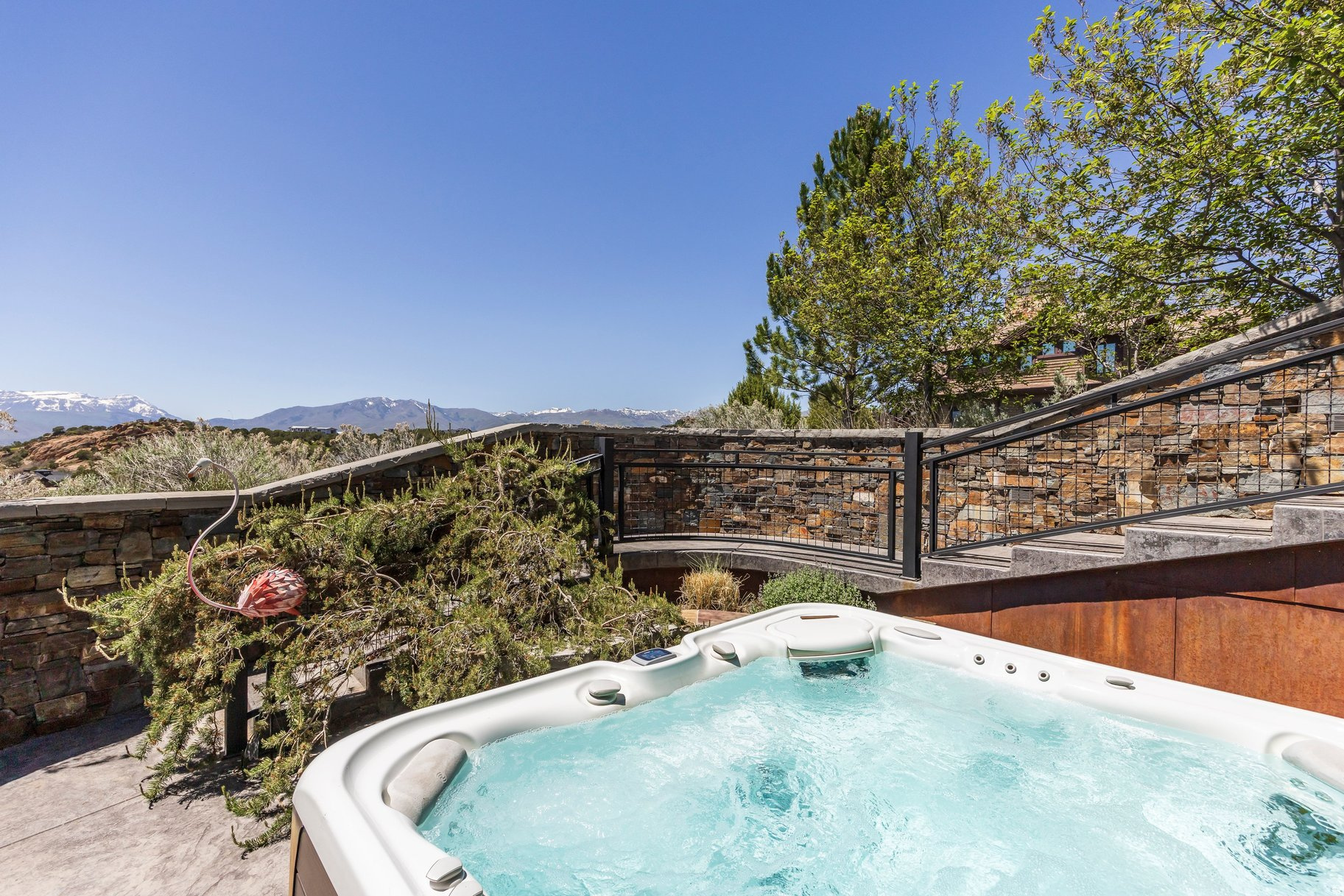 RED LEDGES - Residential