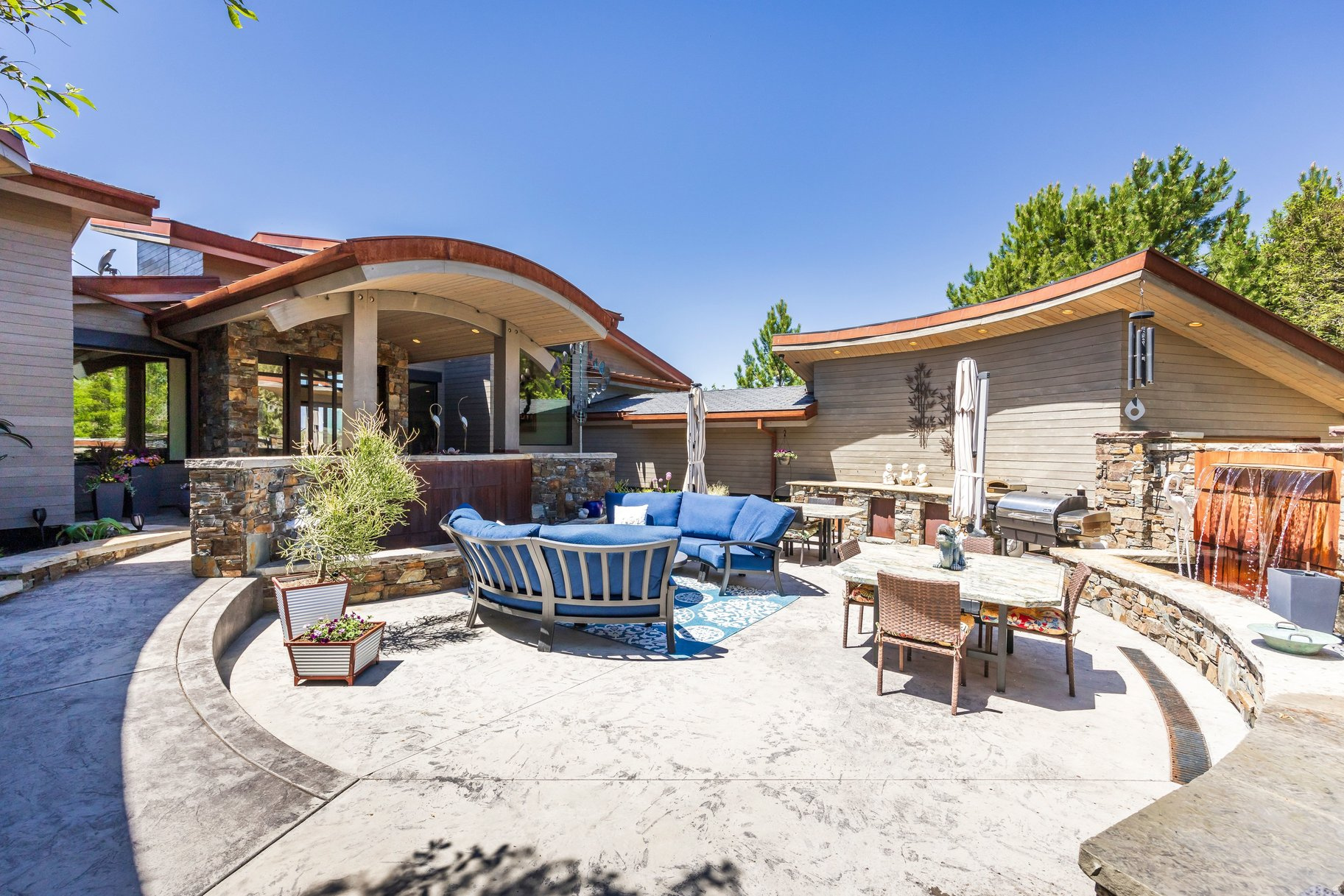 RED LEDGES - Residential