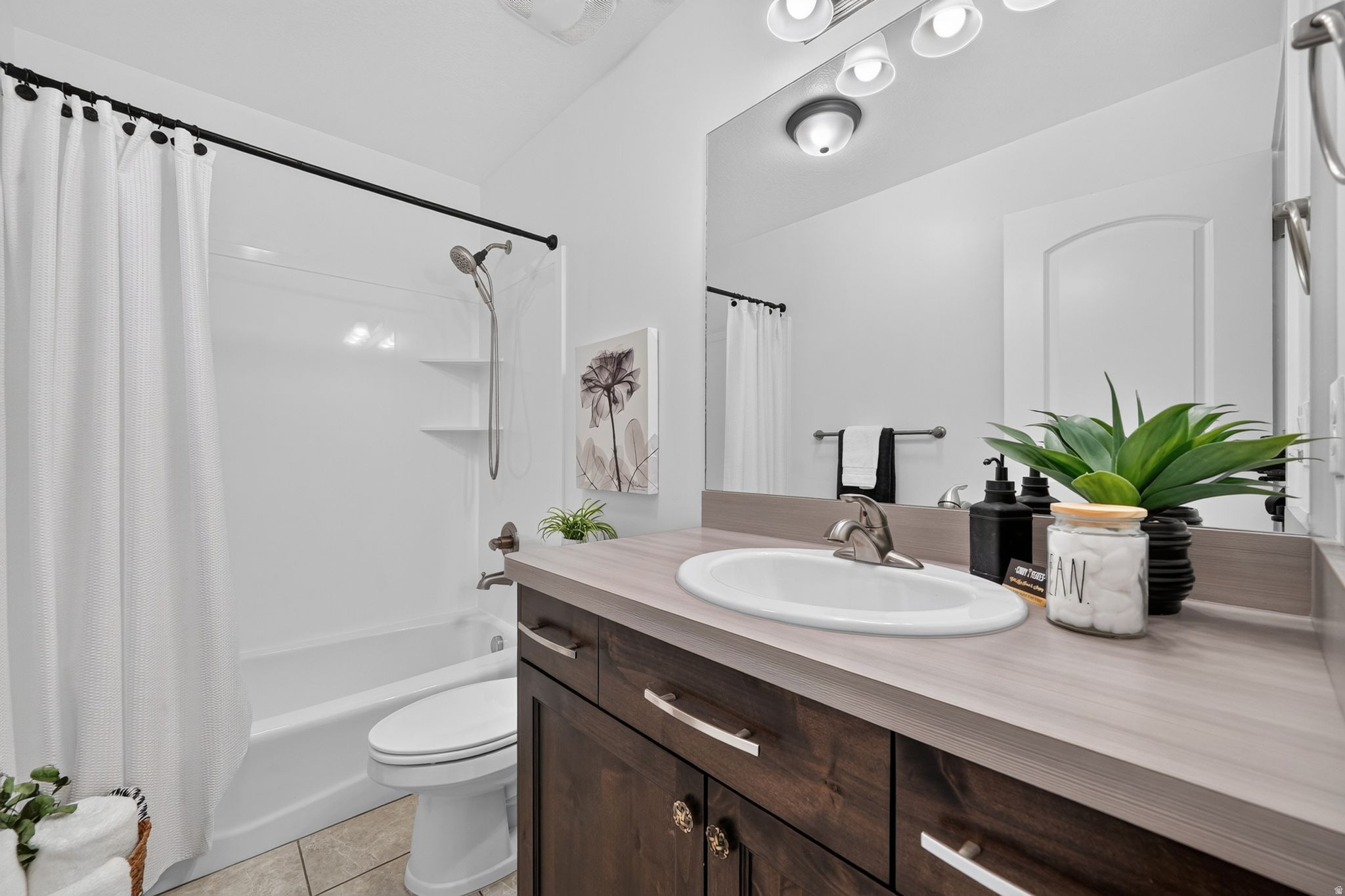 OLDE TOWNE CENTRE SU - Residential
