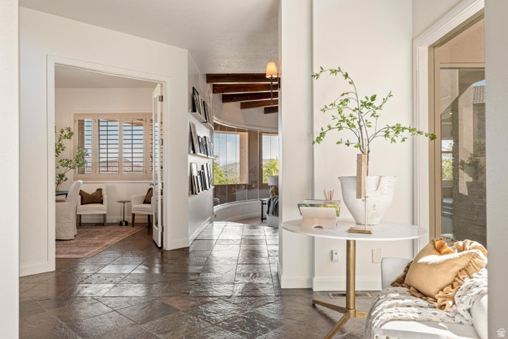 STONE CLIFF 1 - Residential