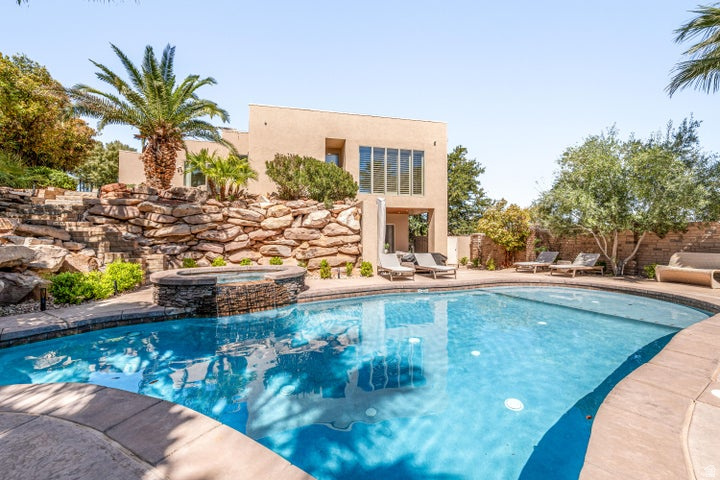 STONE CLIFF 1 - Residential