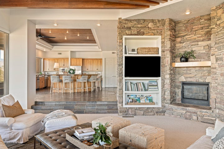 STONE CLIFF 1 - Residential