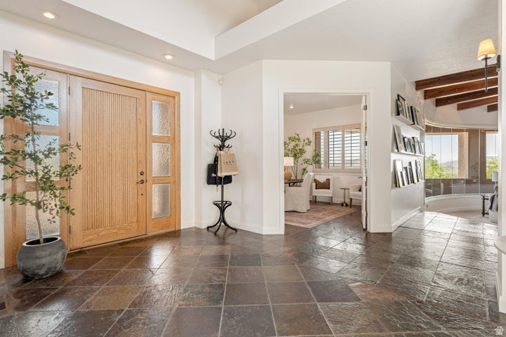 STONE CLIFF 1 - Residential