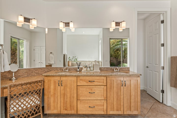 STONE CLIFF 1 - Residential