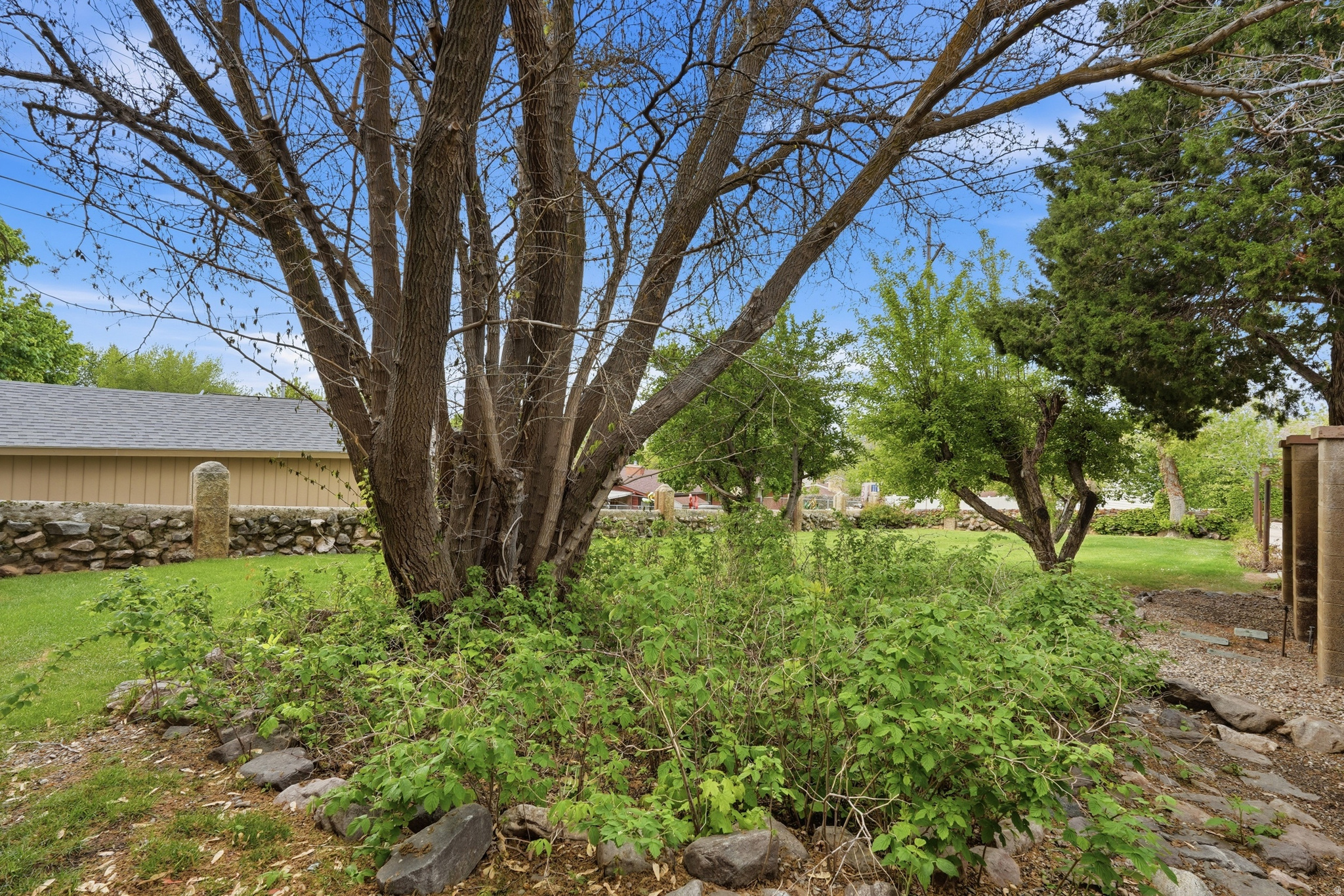 HILLCREST - Residential