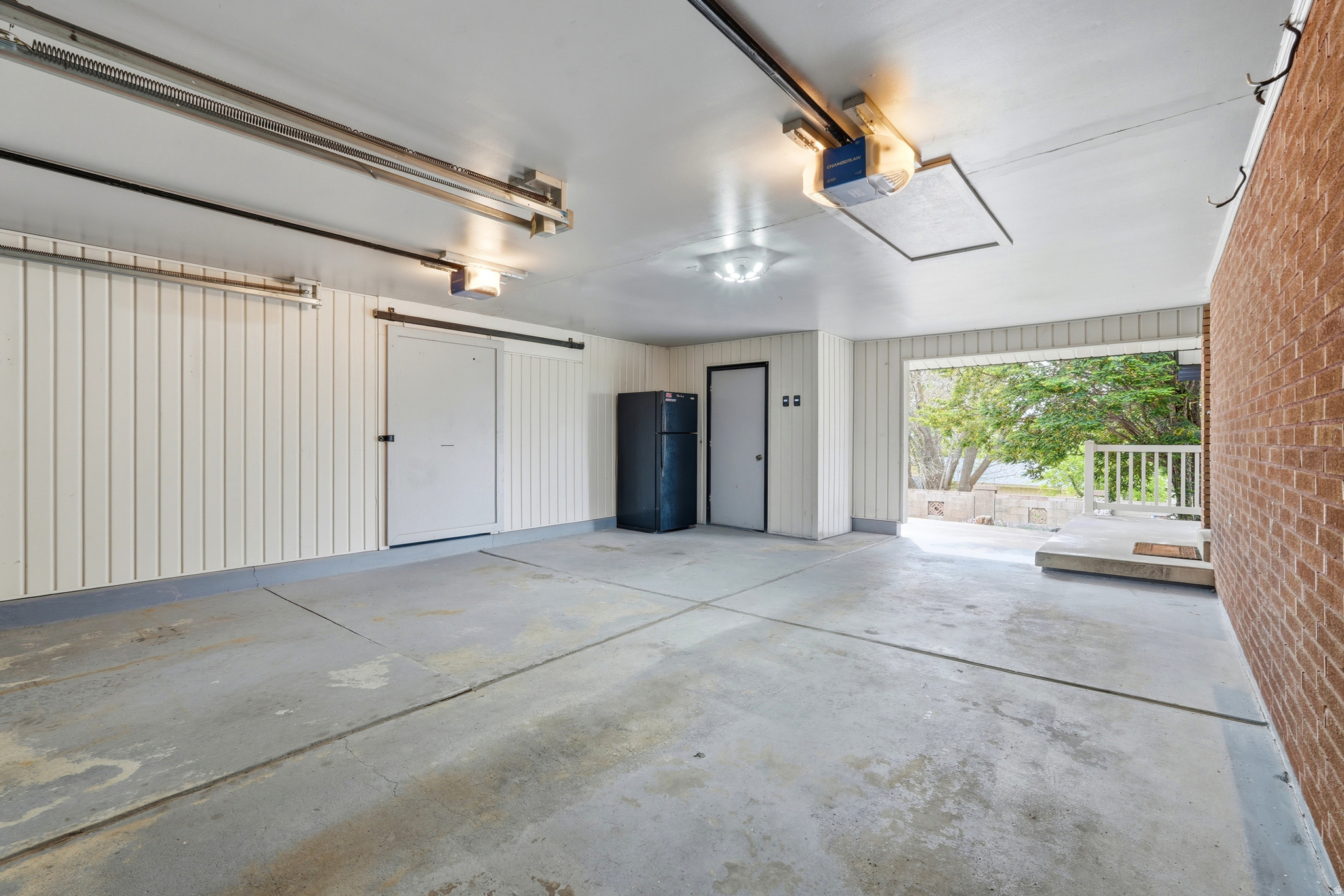 HILLCREST - Residential