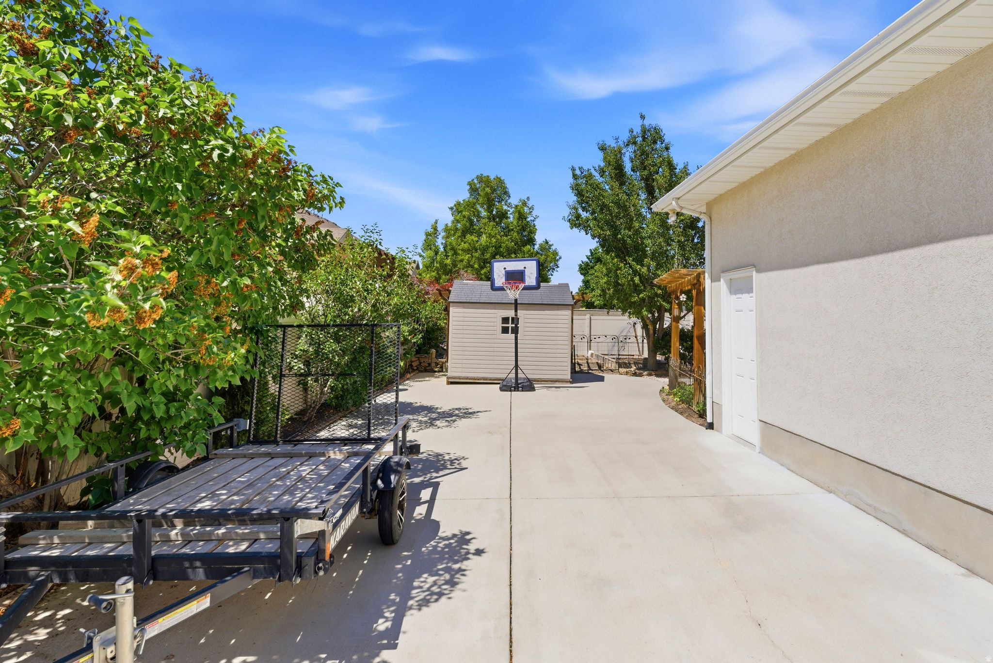 MERIDIAN POINT - Residential