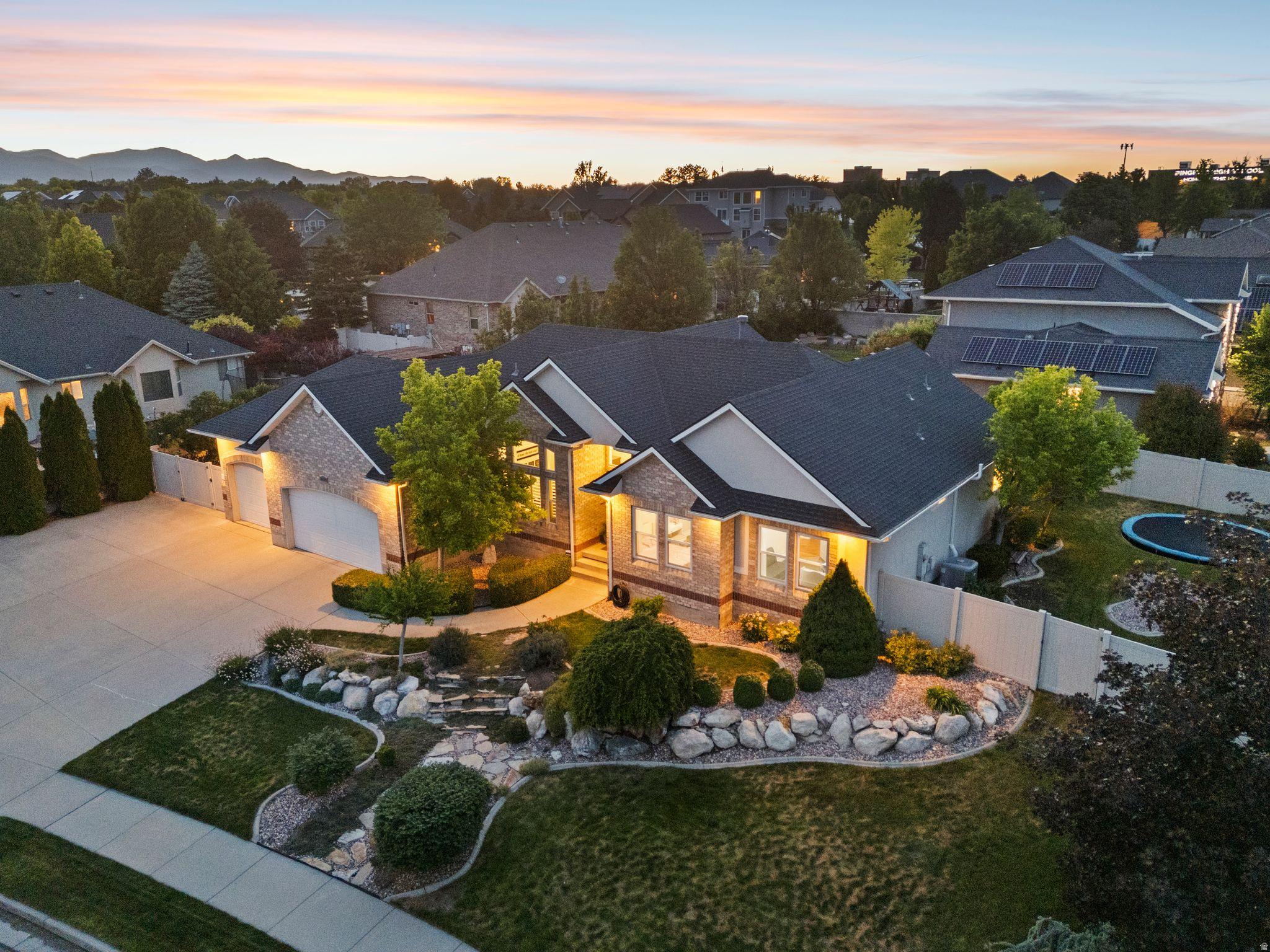MERIDIAN POINT - Residential
