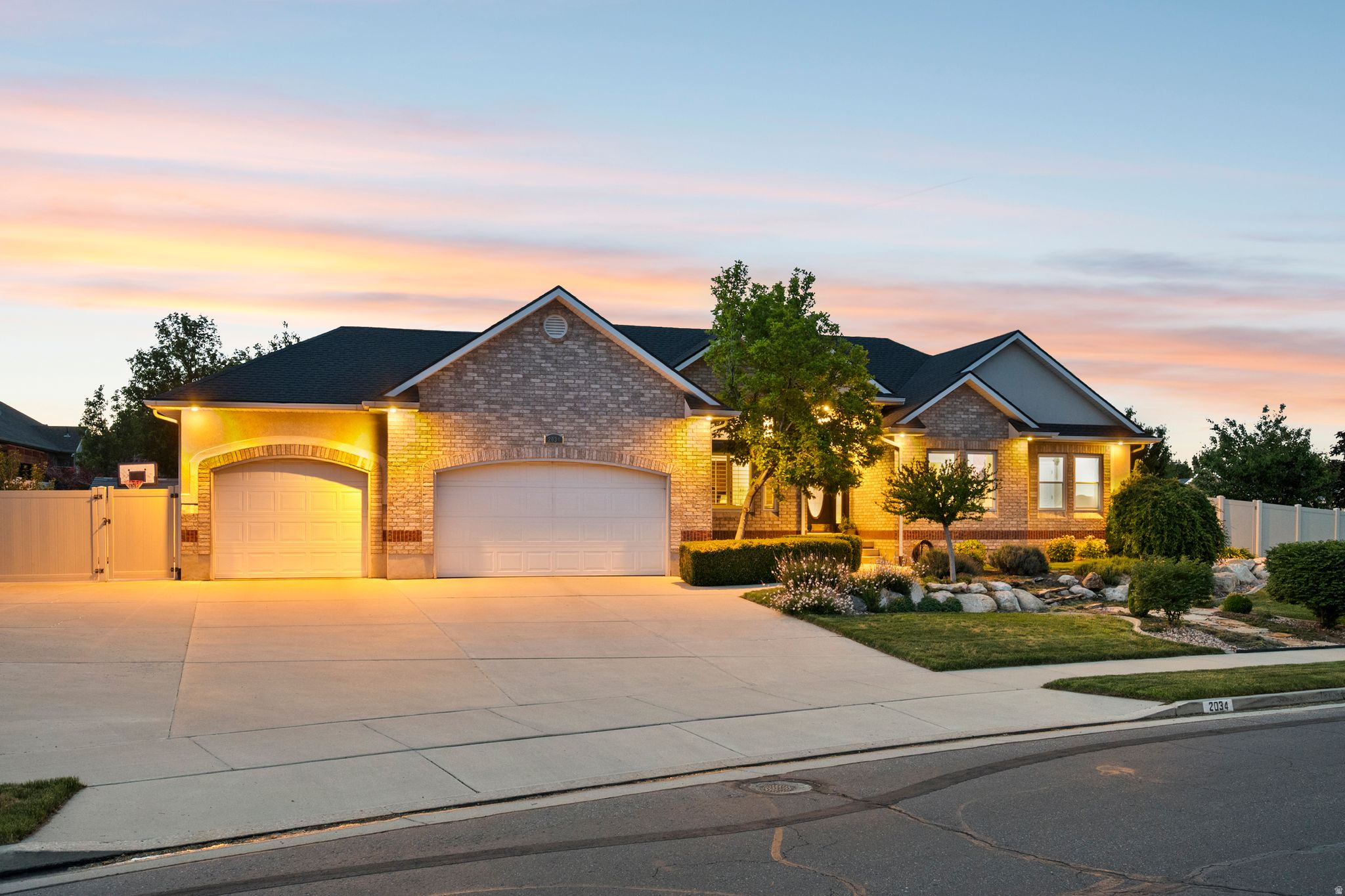 MERIDIAN POINT - Residential