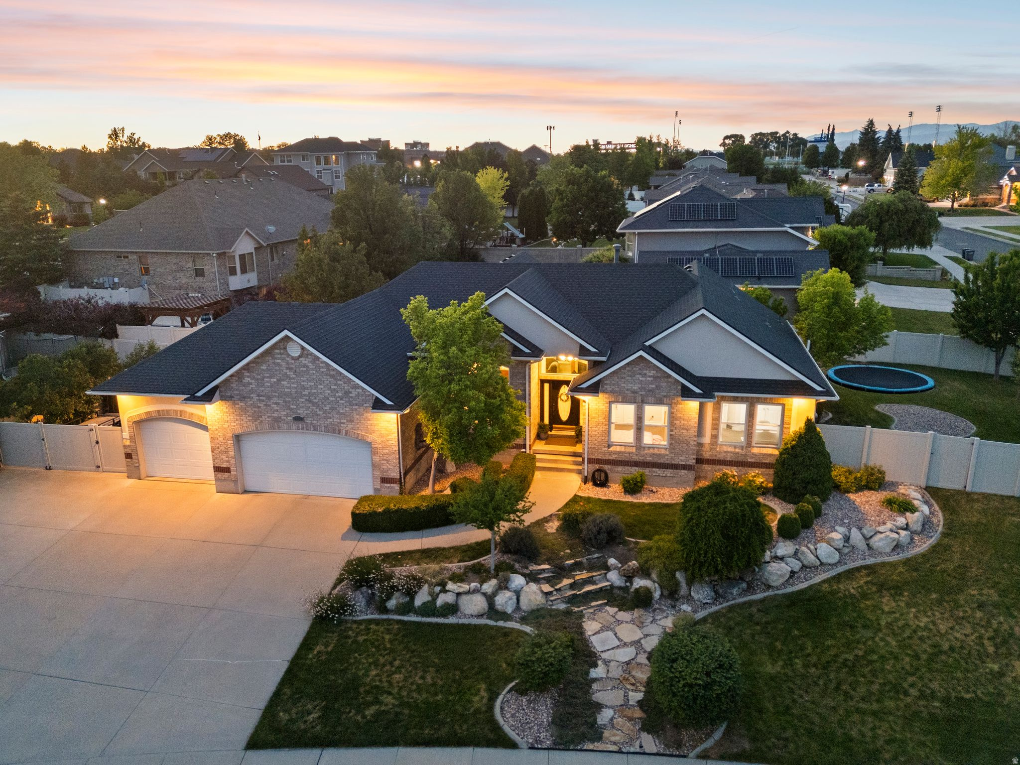 MERIDIAN POINT - Residential