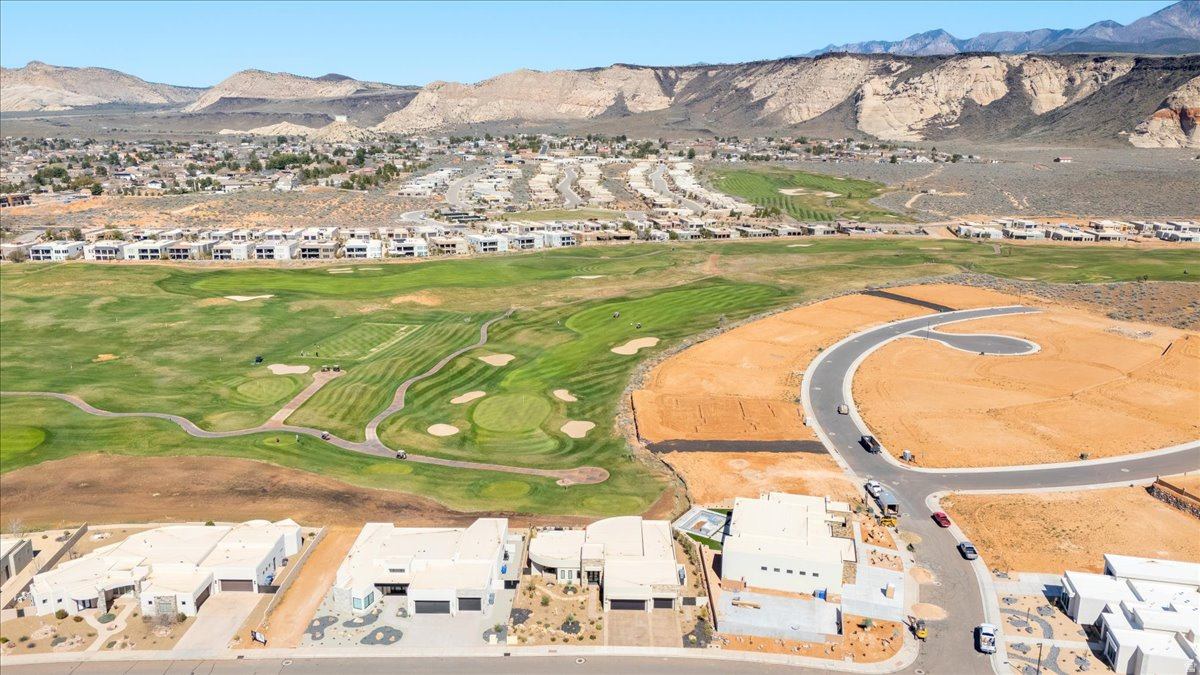 LEDGES OF ST GEORGE YELLOW KNOLLS 1 - Residential