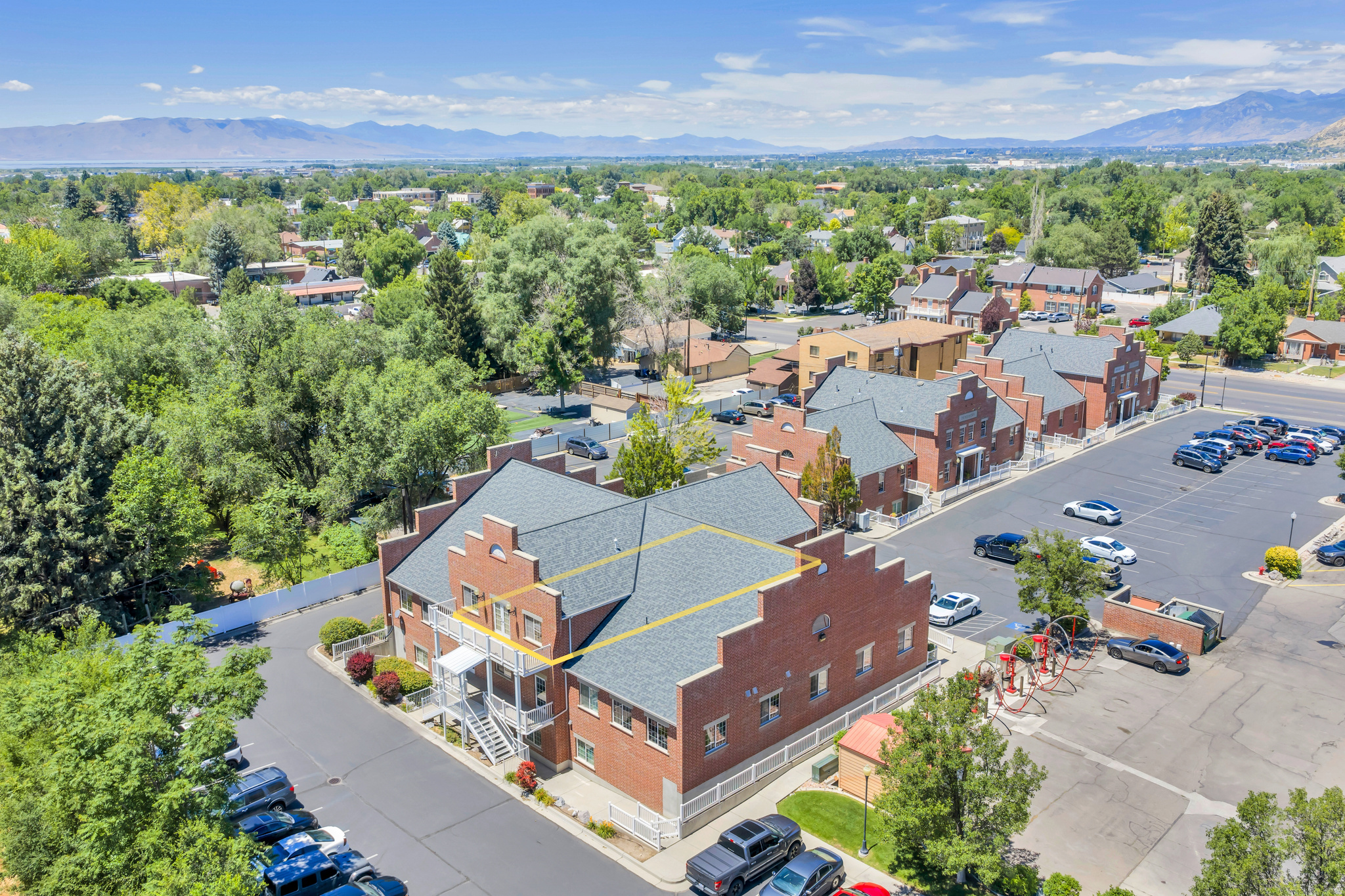 BROOKSIDE - Commercial Lease