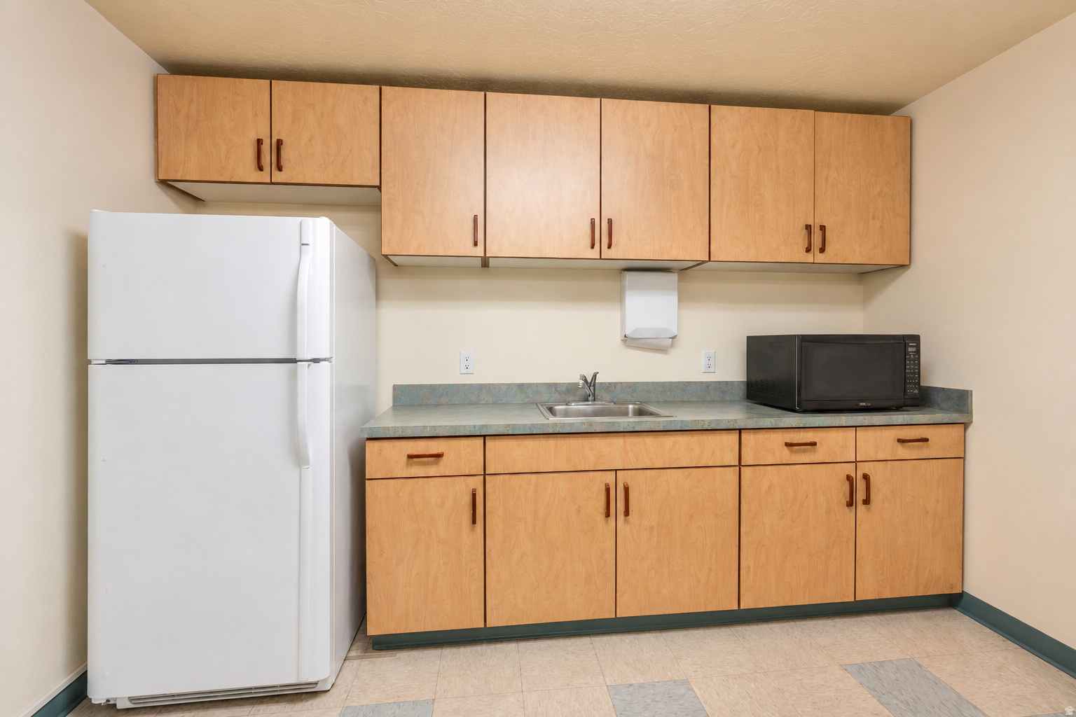 BROOKSIDE - Commercial Lease