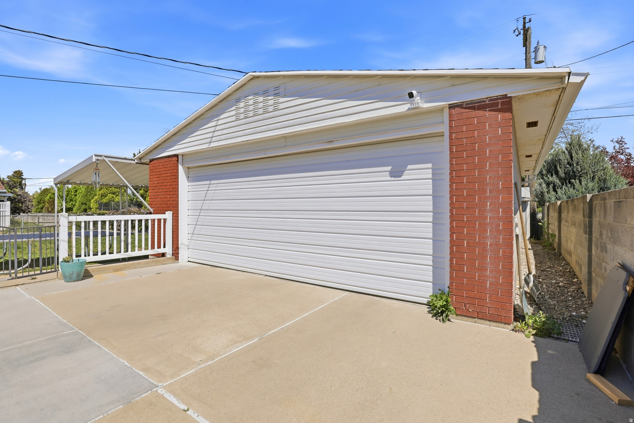 COLONY WEST - Residential