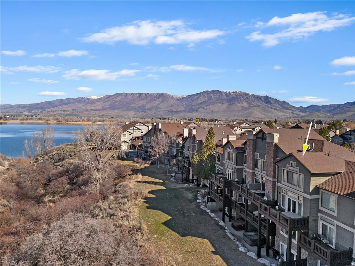 LAKESIDE VILLAGE - Residential