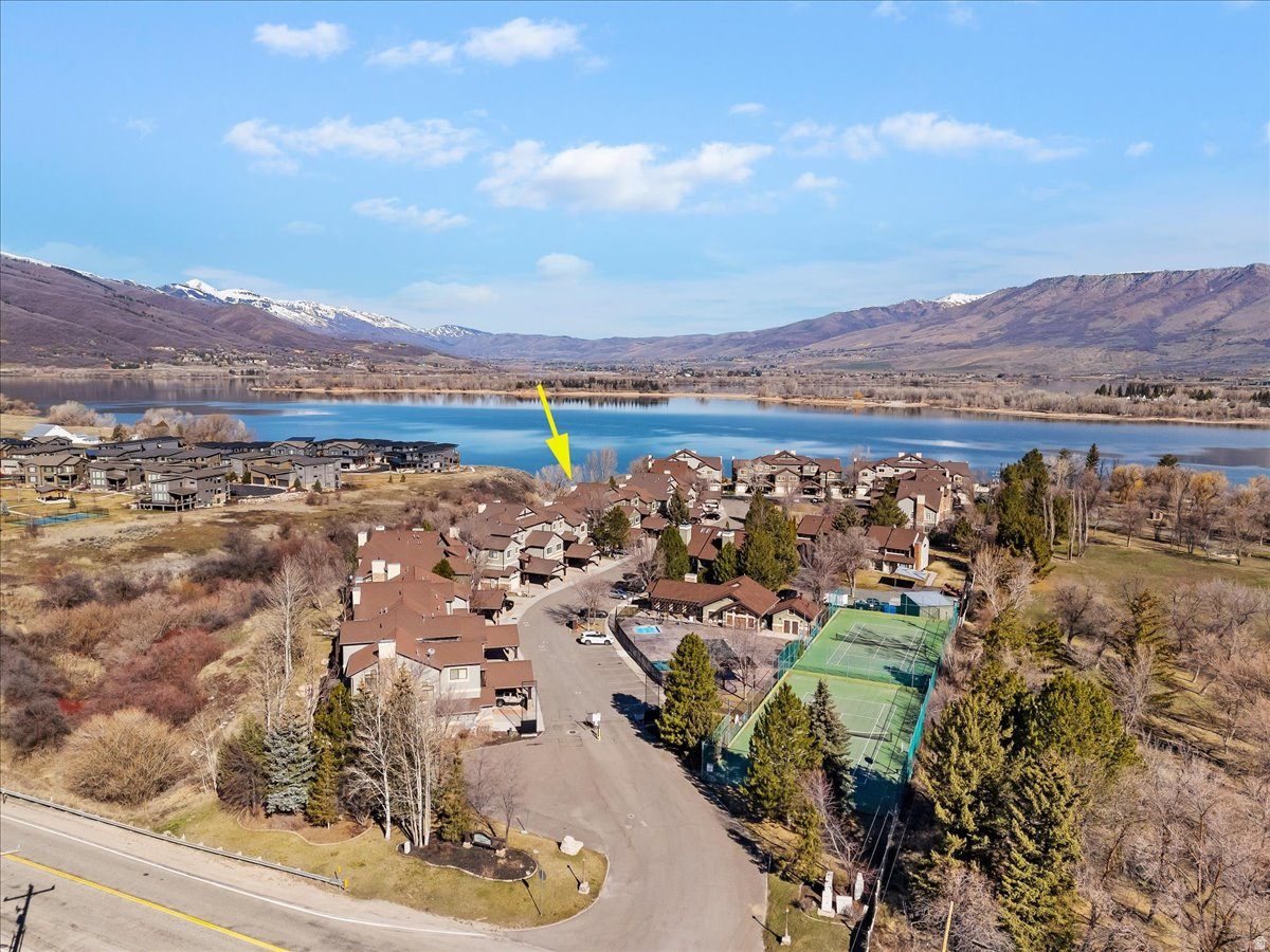 LAKESIDE VILLAGE - Residential