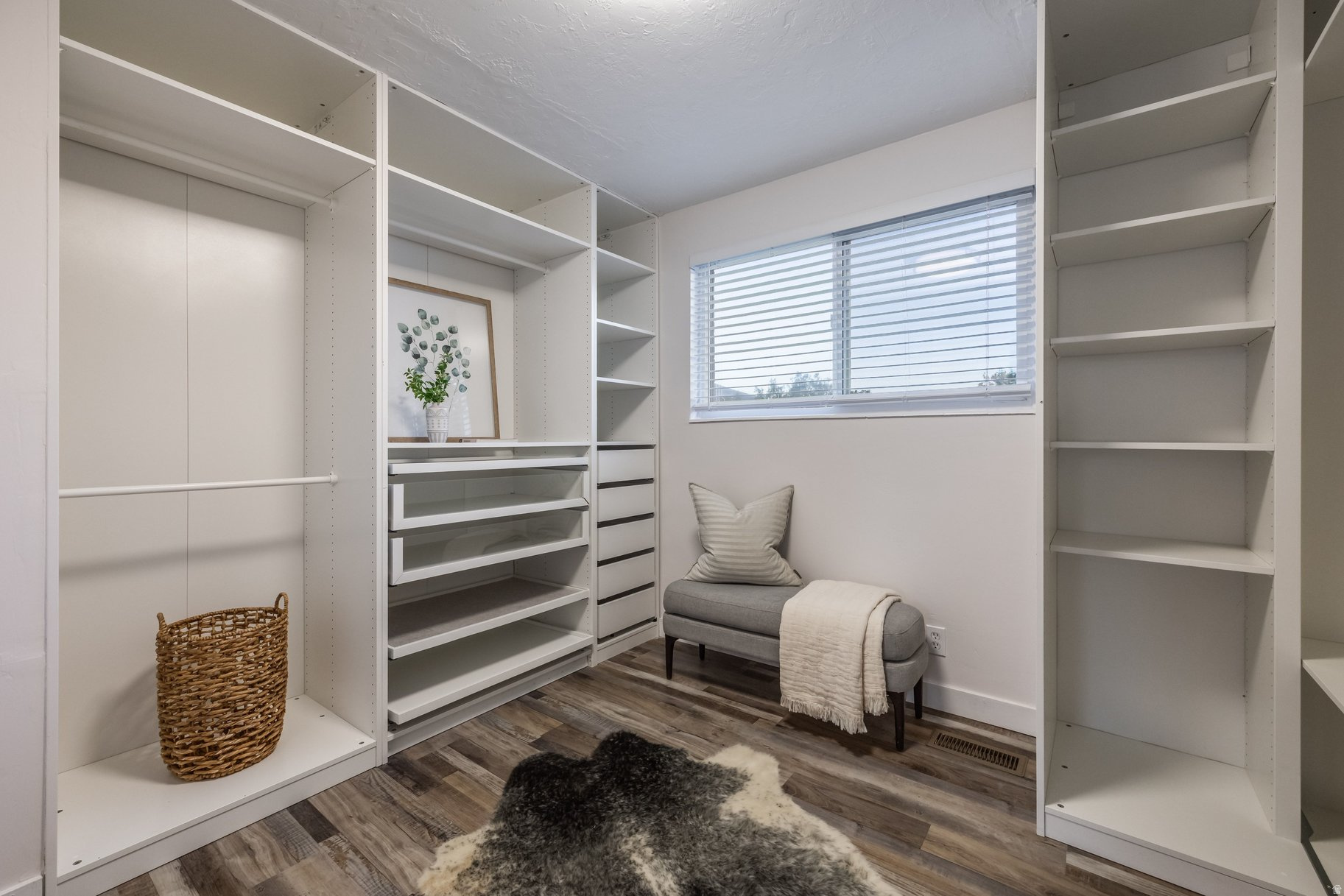 TORRY PINES - Residential