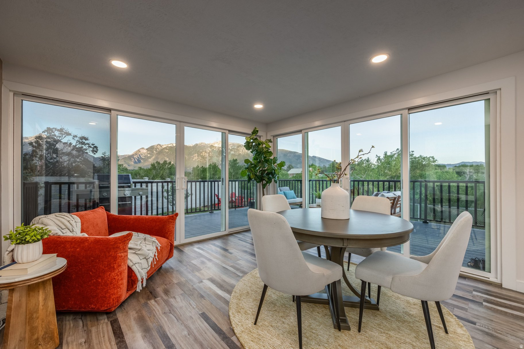 TORRY PINES - Residential