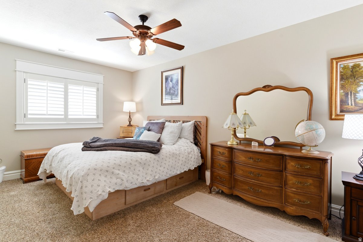 WINDSOR FARMS - Residential