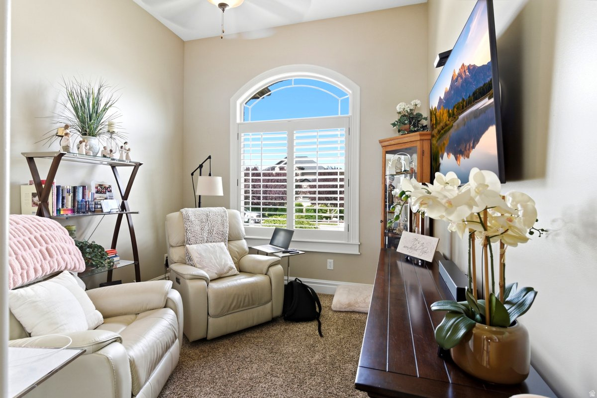 WINDSOR FARMS - Residential