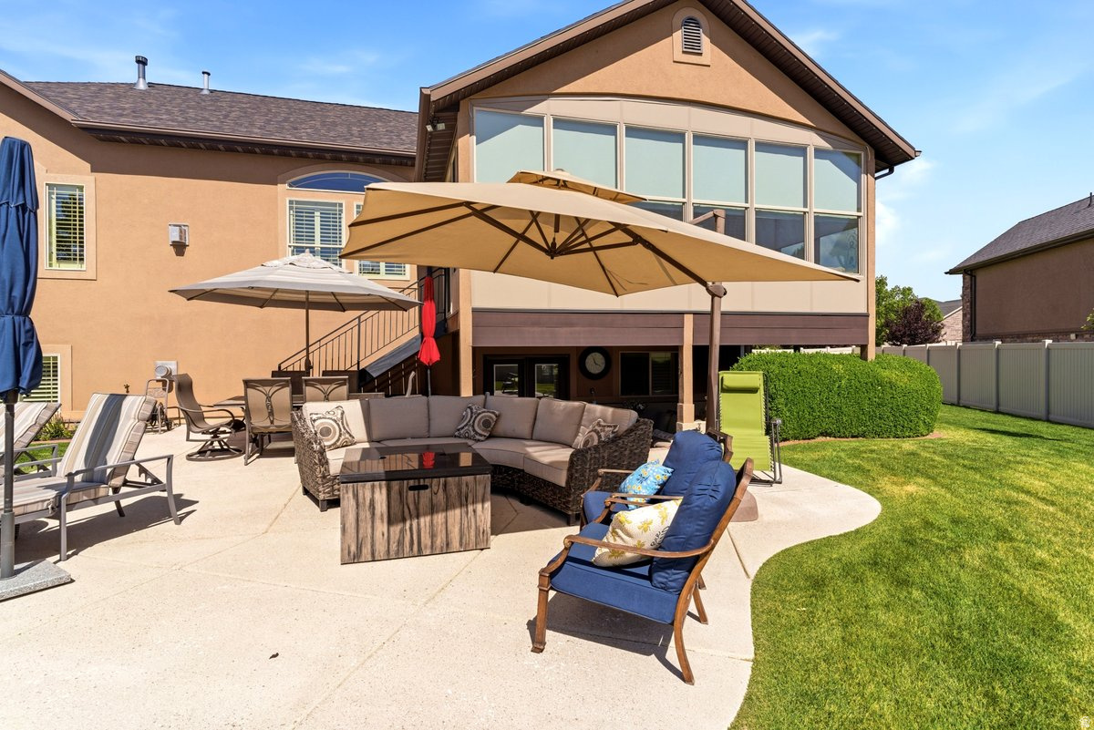 WINDSOR FARMS - Residential