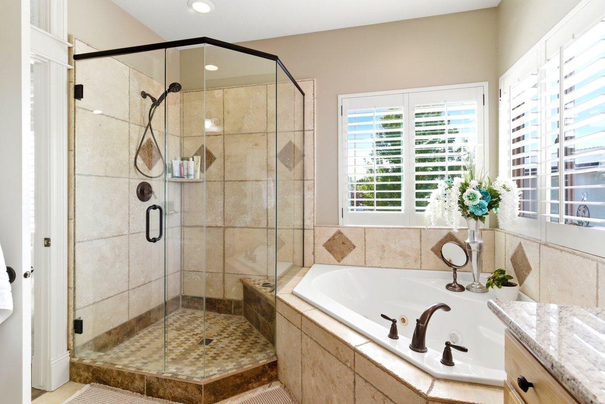 WINDSOR FARMS - Residential