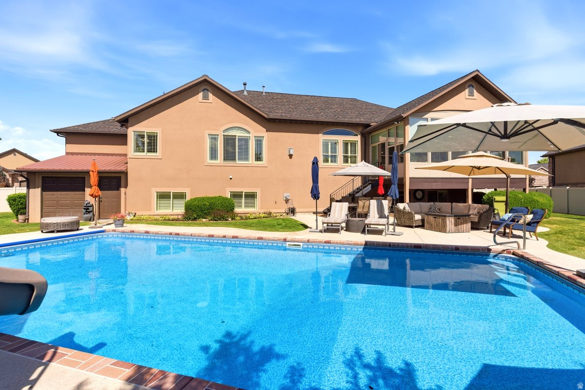 WINDSOR FARMS - Residential