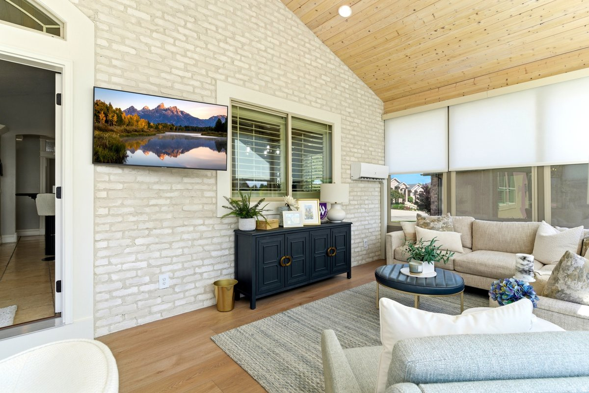 WINDSOR FARMS - Residential