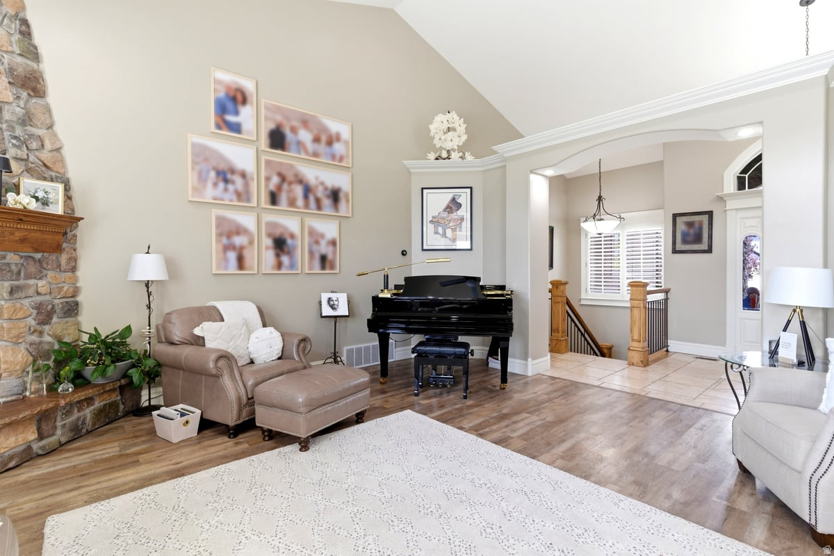 WINDSOR FARMS - Residential