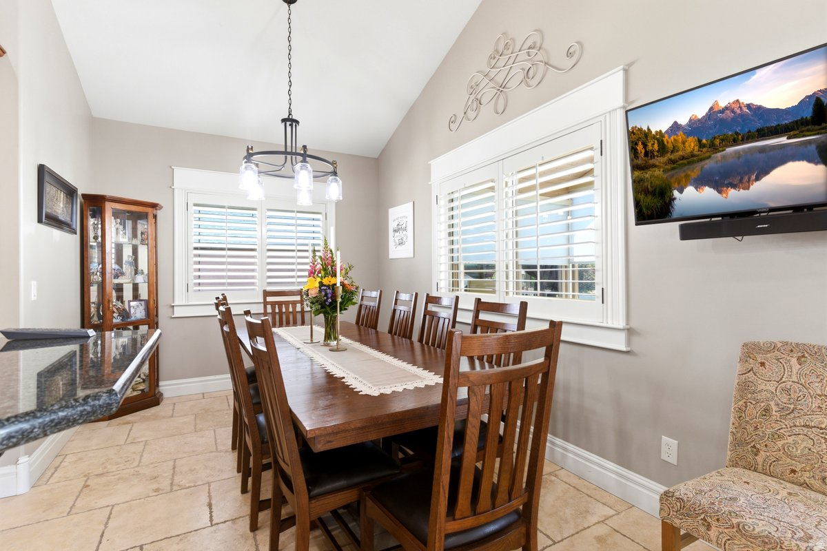 WINDSOR FARMS - Residential