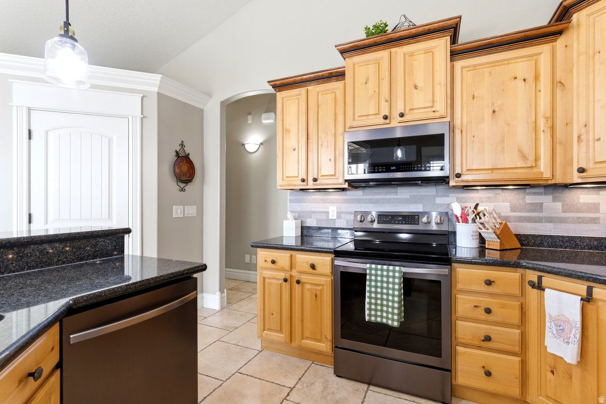 WINDSOR FARMS - Residential