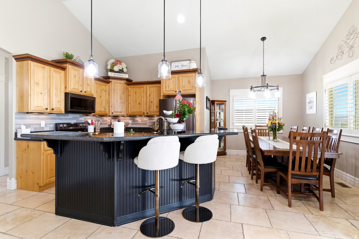 WINDSOR FARMS - Residential