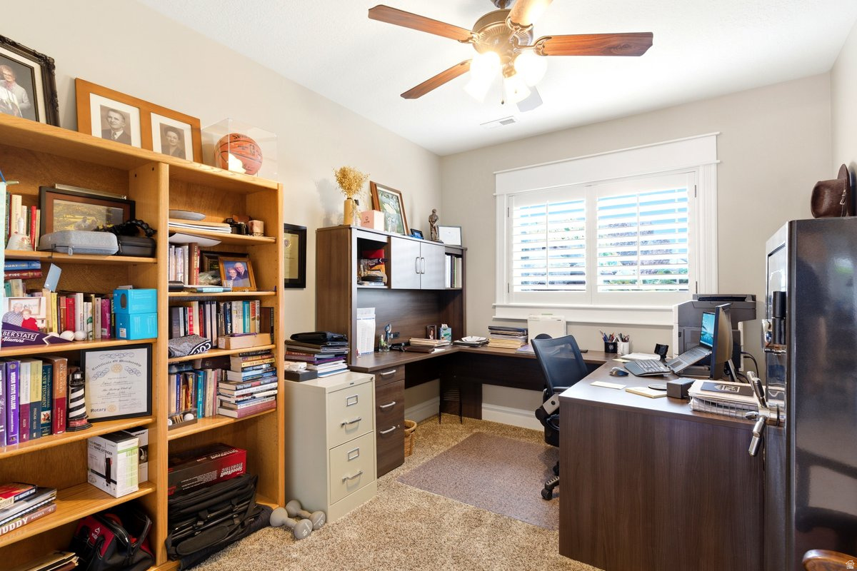 WINDSOR FARMS - Residential