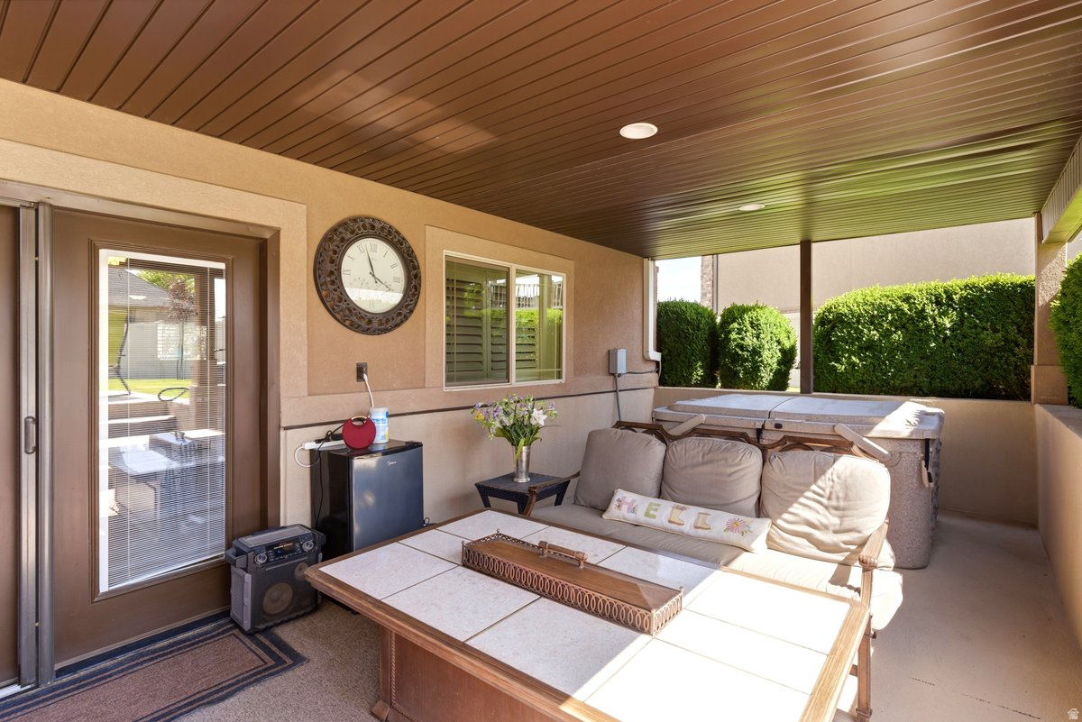 WINDSOR FARMS - Residential