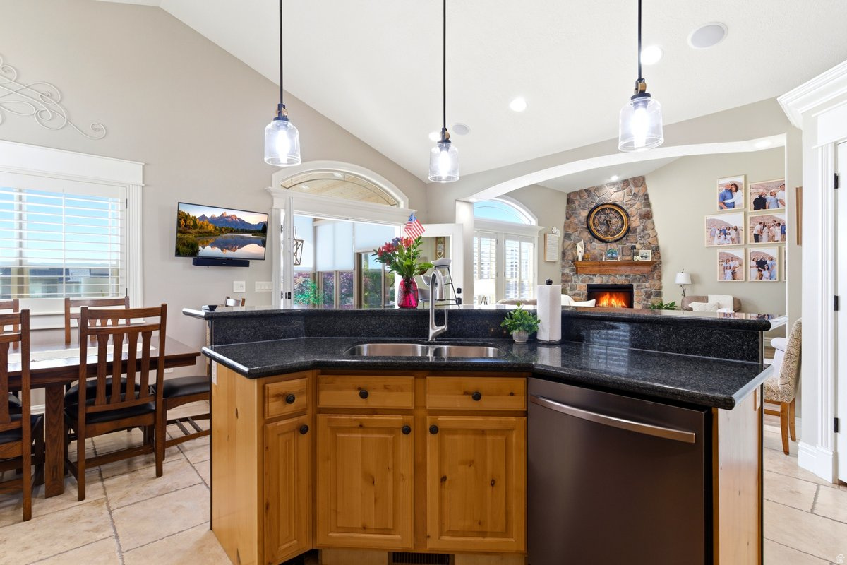 WINDSOR FARMS - Residential