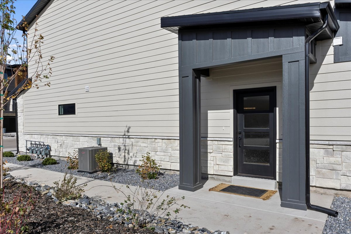 PEAKS TOWNHOMES - Residential