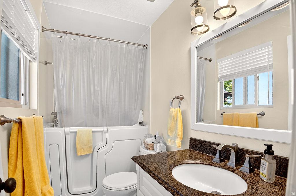 FAIRWAY ESTATES 4TH ADDN - Residential