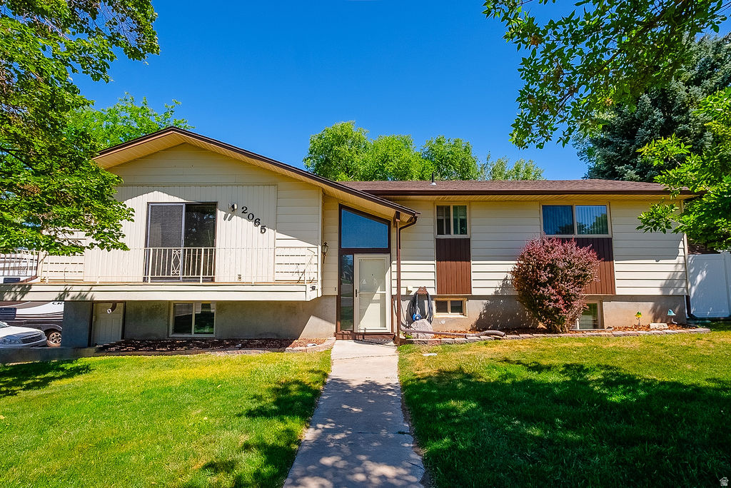 FAIRWAY ESTATES 4TH ADDN - Residential