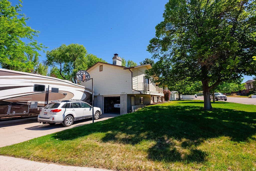 FAIRWAY ESTATES 4TH ADDN - Residential