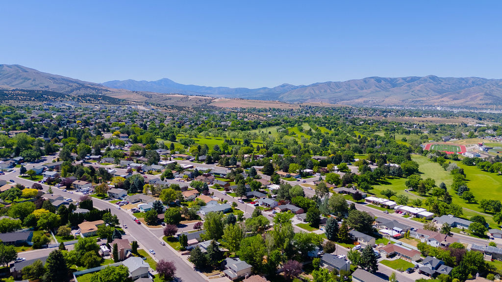 FAIRWAY ESTATES 4TH ADDN - Residential