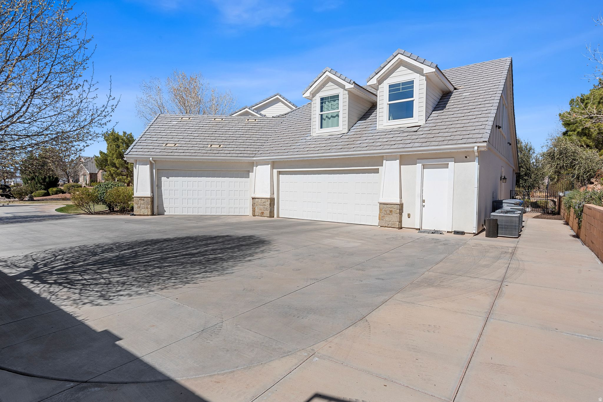 OLD FARM ESTATES - Residential