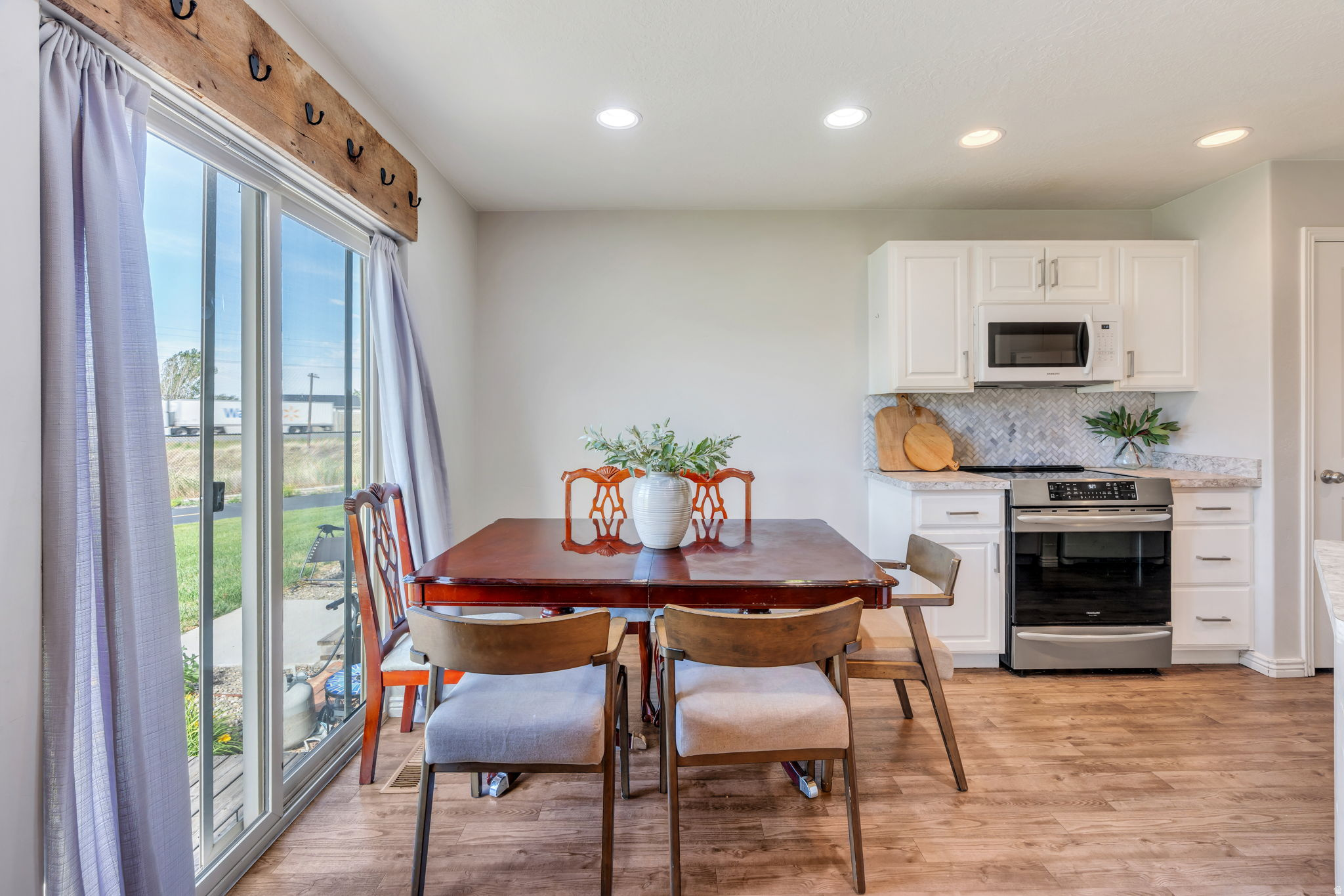 MAPLE MOUNTAIN TOWNH - Residential